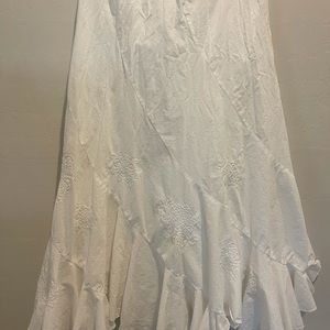 Elle white skirt midi length size L